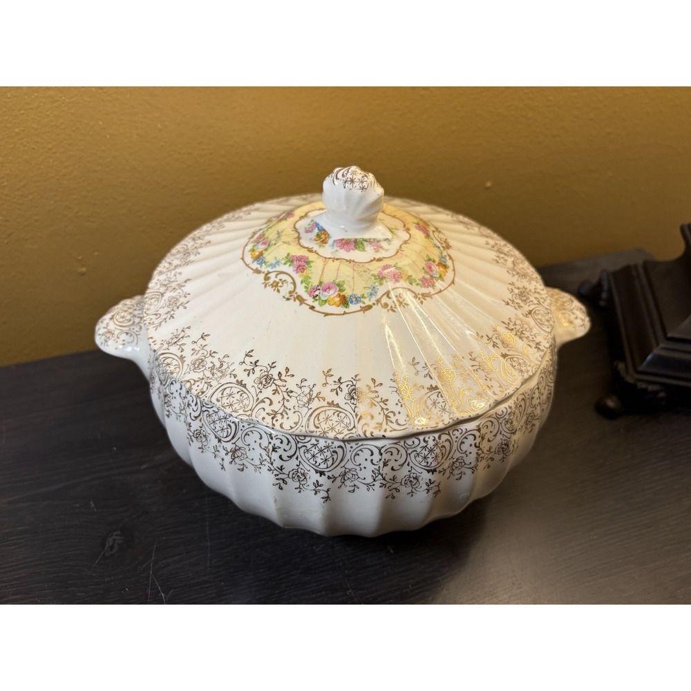Vintage Round Floral Lidded Tureen Gold Trim Covered Casserole Dish 7in 32oz